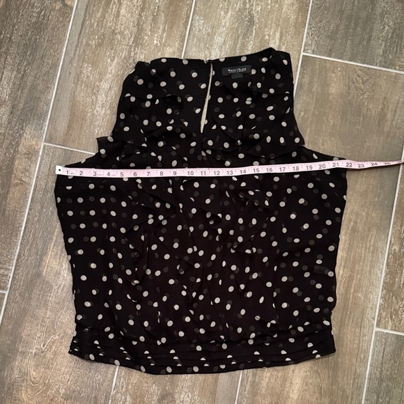 White House Black Market Sleeveless Polka Dot Blouse - Picture 7 of 8